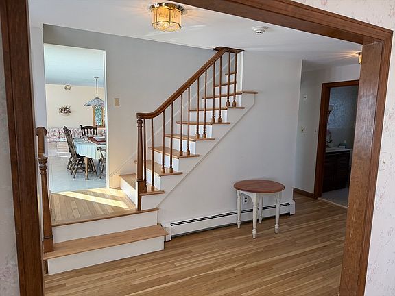 5th image of 24 Flume Rd