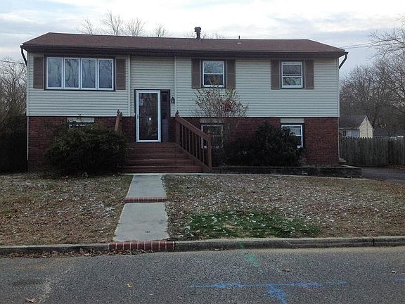 2nd image of 63 Rosewood Dr