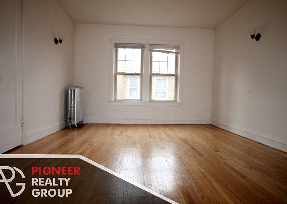 1st image of 2100 W Ainslie St #21123N