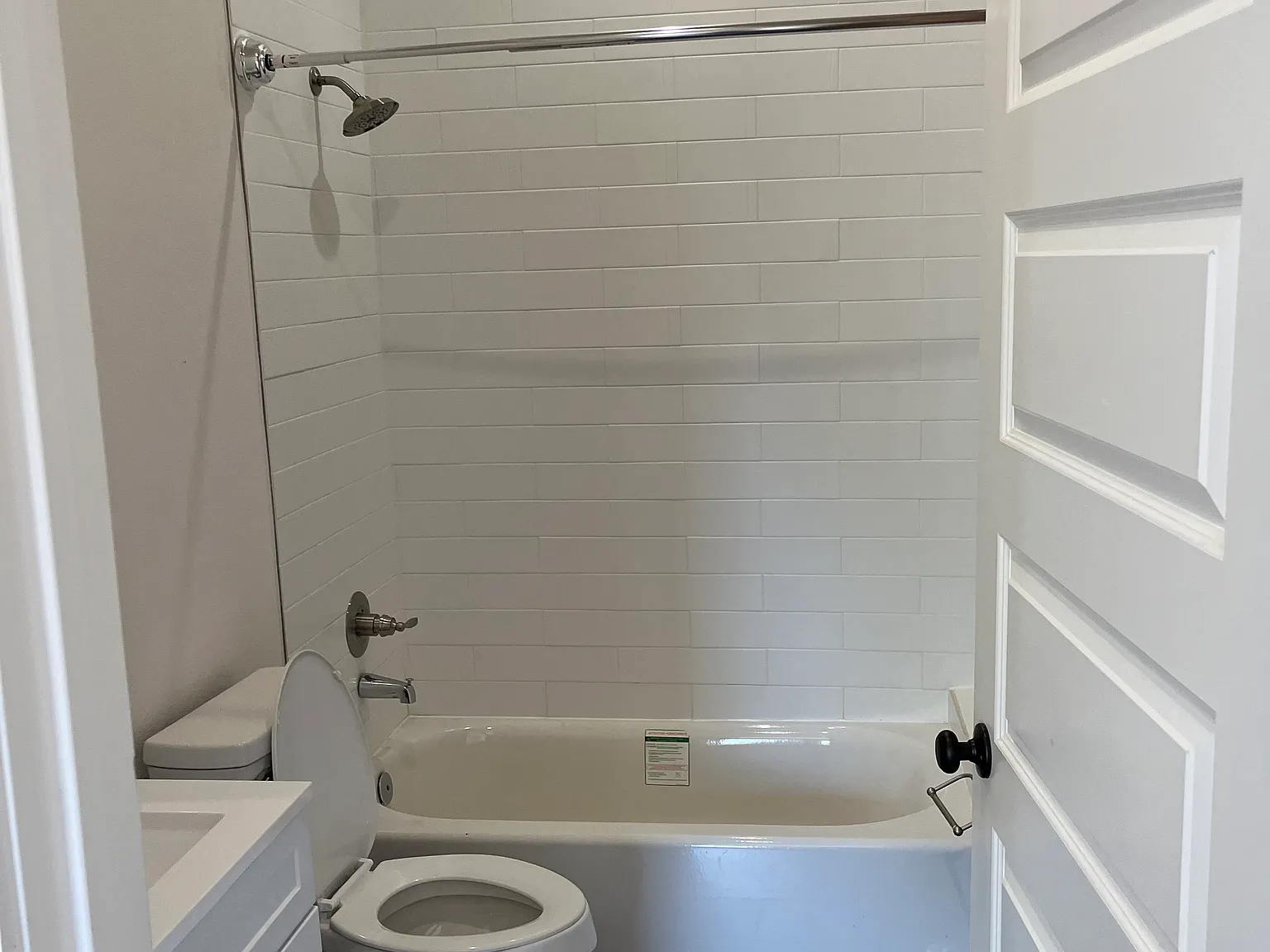 Studio, 150 sqft, $700 — Photo 2