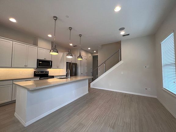 5th image of 857 Taramundi Dr