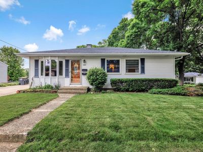 1981 Jan AVENUE, Waukesha, WI, 53188