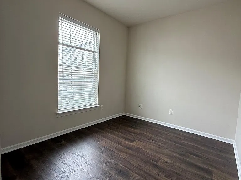 7476 Riding Meadow Way — Photo 8