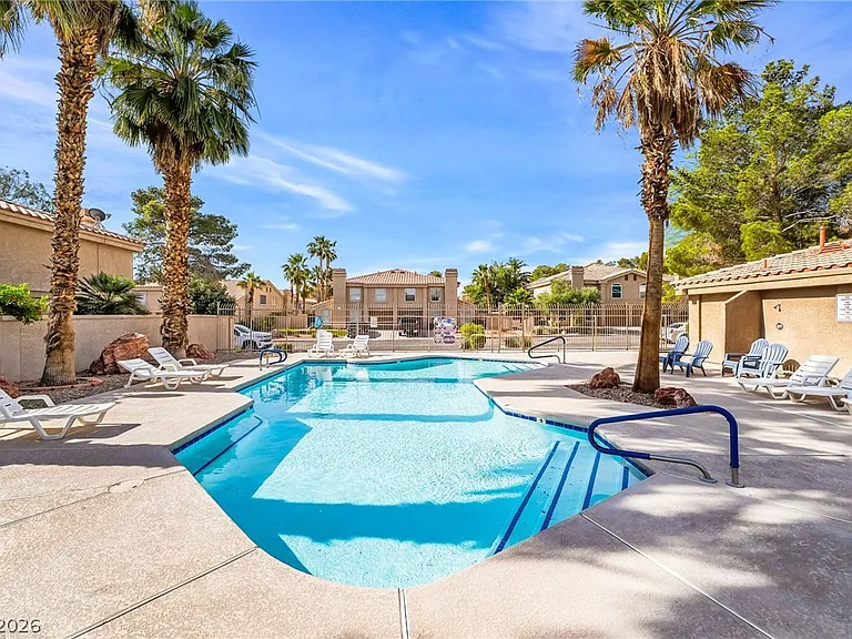2831 Mill Point Dr — Photo 22