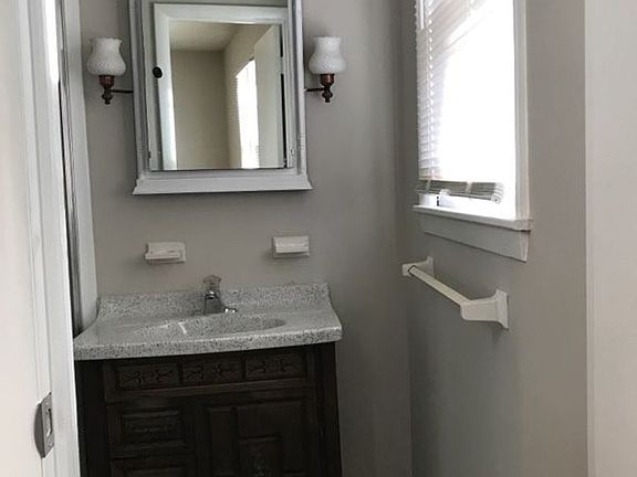 3rd image of 7905 E 88th Pl