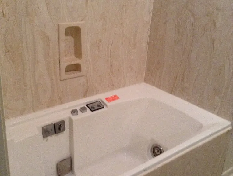 8262 Governor Dr — Photo 2