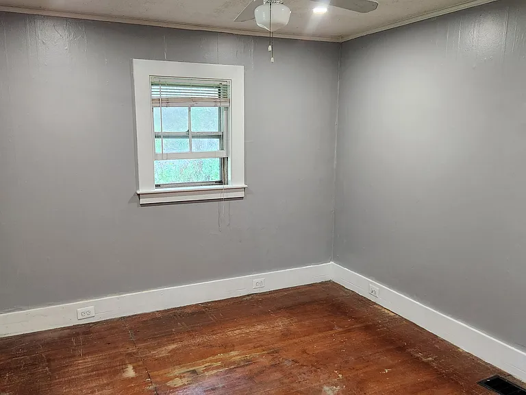 625 Douglas St — Photo 8