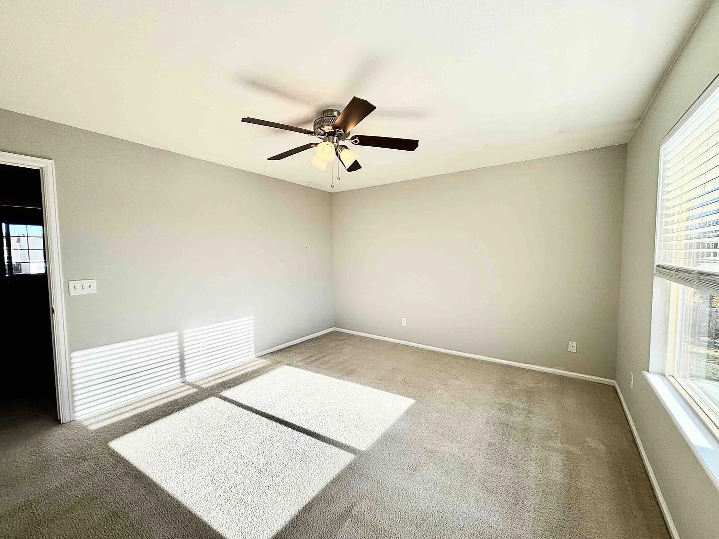 Spacious 4-Bed Home with Finished Basement| Pikes Peak Views — Photo 4