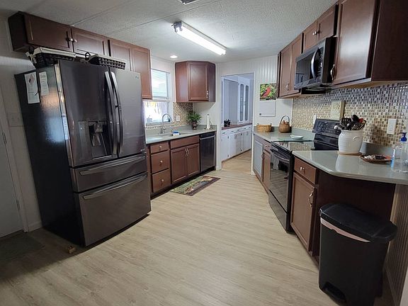 5th image of 964 Avanti Way