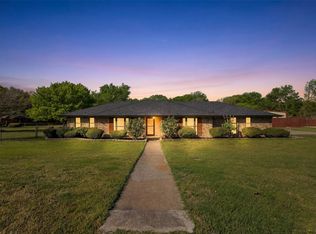 1108 Lakefront Dr, Waxahachie, TX 75165