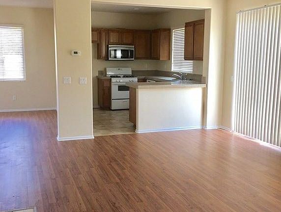 5th image of 13436 Glorybower St