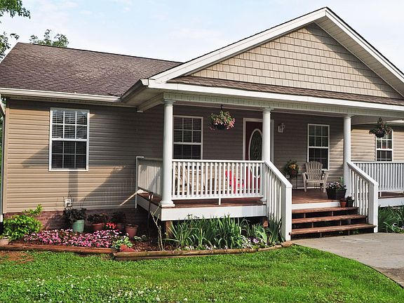 2nd image of 219 Crescent Dr SE
