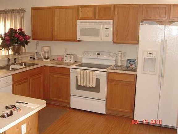2nd image of 128 Emeraldview Ave