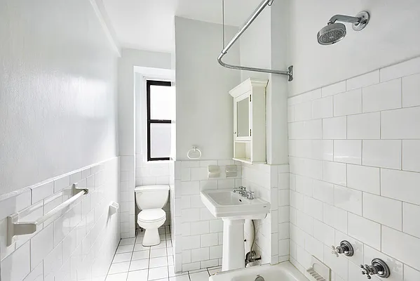 Sold by Warburg | media 4