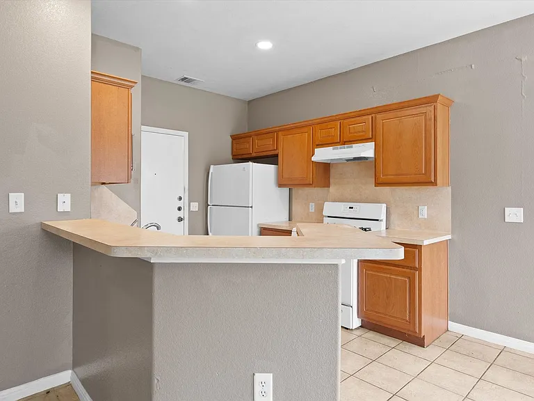 7502 Lazy Creek Dr #A — Photo 9