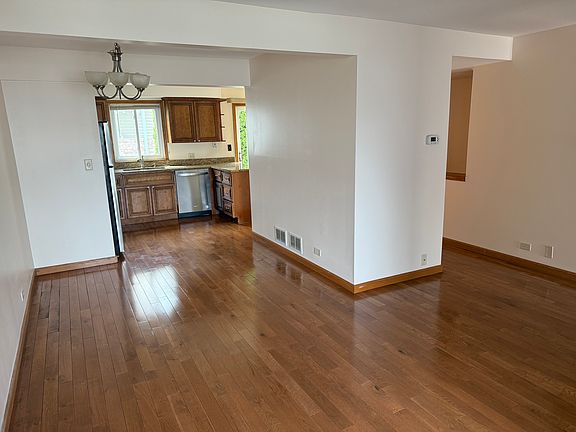 4th image of 124 N Waterford Dr #124