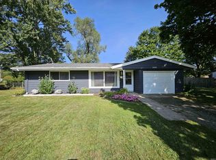 1822 Rosemont Ave, Warsaw, IN 46580
