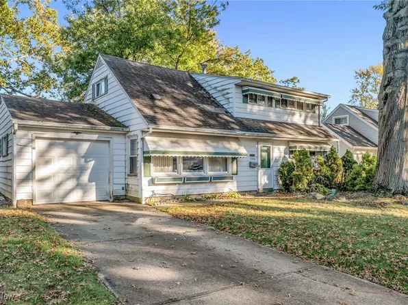 3106 Prior Dr, Cuyahoga Falls, OH 44223