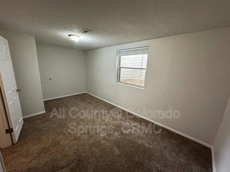 1138 Delaware Dr — Photo 24