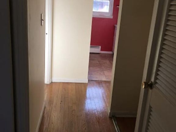 3rd image of 3211 Benjamin Ave #14