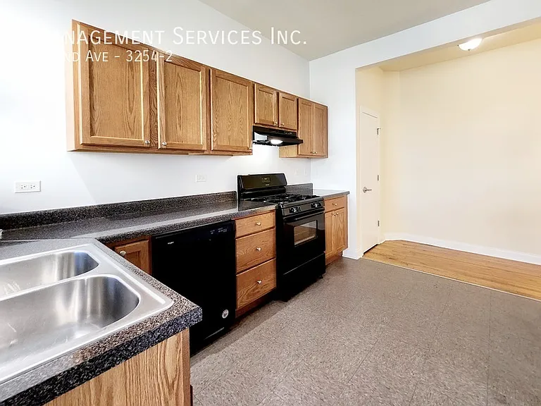 3254 W Leland Ave #2 — Photo 2