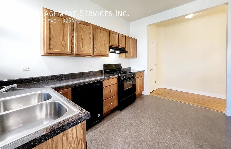 Building Photo - 3254 W Leland Ave #2