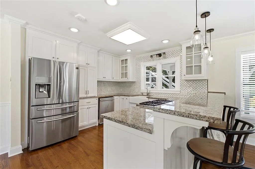 5 bed, 3.0 bath, 1416 sqft, $3,500 — Photo 4