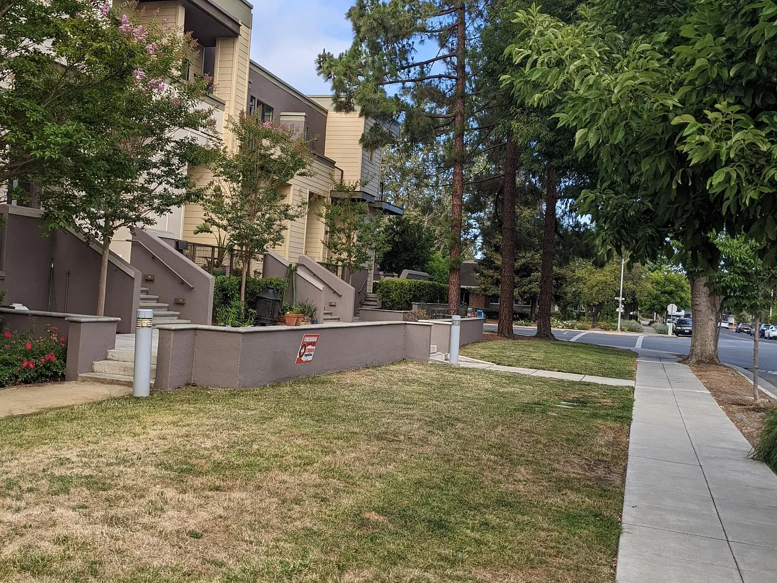 3 bed, 1218 sqft, $5,600 — Photo 2