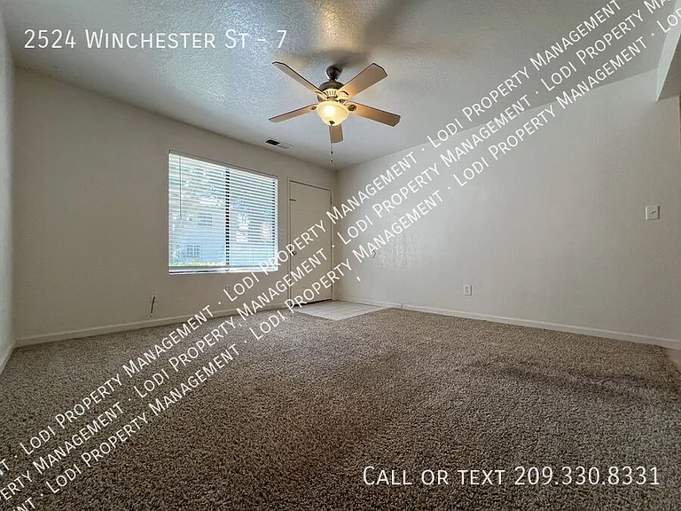 2524 Winchester St #7 — Photo 4