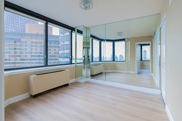 Rented by Luxury Habitat | media 19