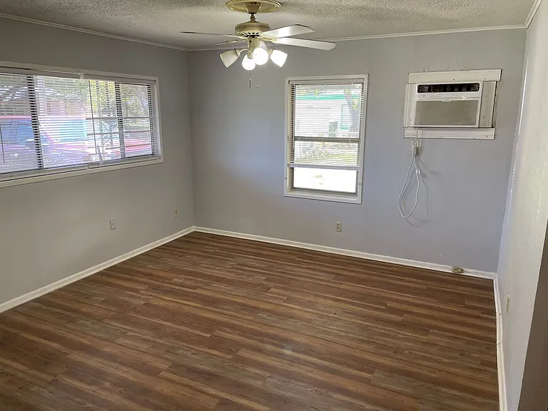 2928 Marquette St — Photo 9