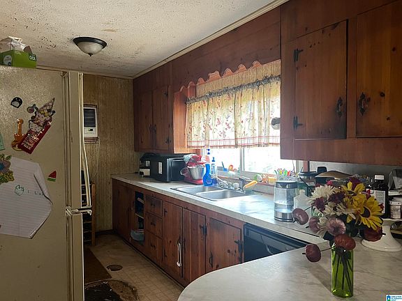 5th image of 135 Talladega Springs Rd
