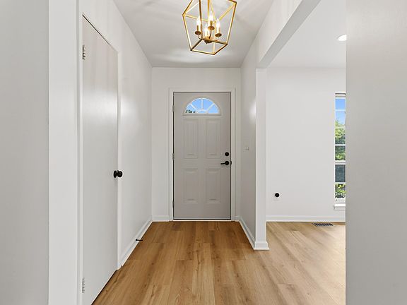 5th image of 1604 Brookfield Ln