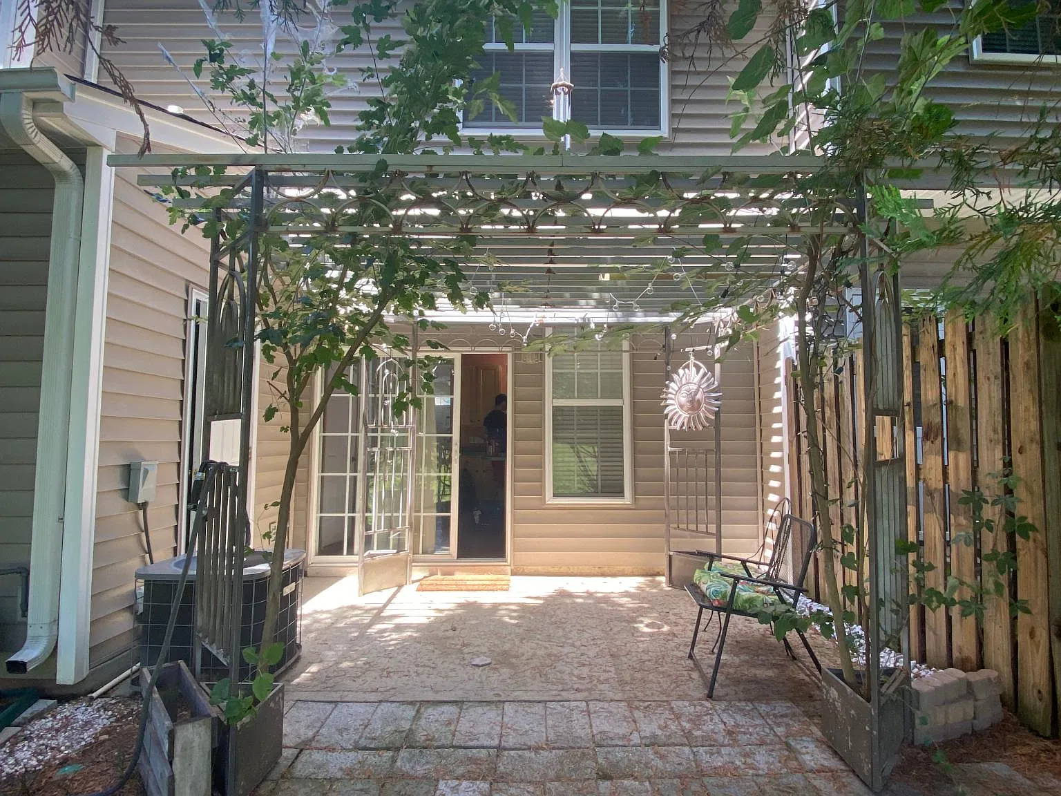 3 bed, 2.5 bath, 1480 sqft, $1,400 — Photo 1