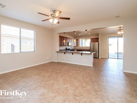 3rd image of 1144 W Paisley Dr