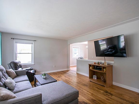 5th image of 2627 De Hoop Ave SW