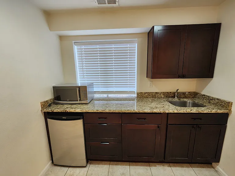 Kitchen/bar