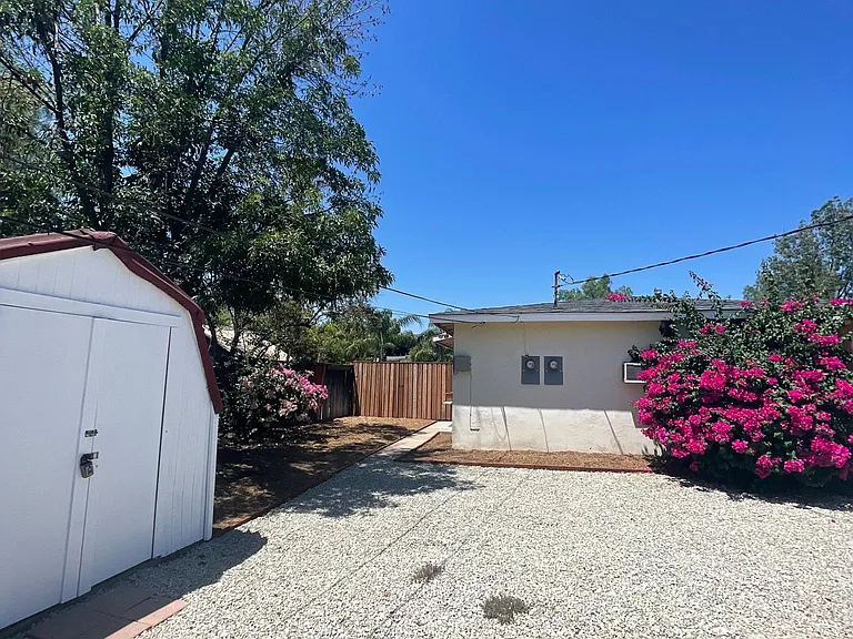 11666 Davis St — Photo 25