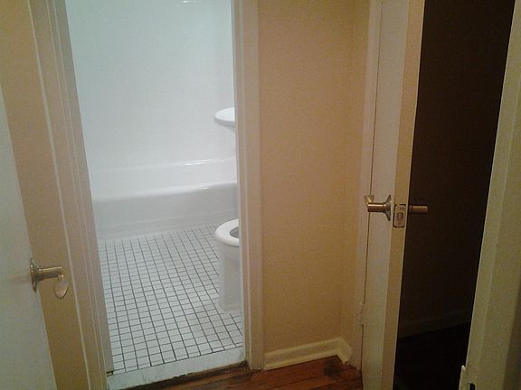 3rd image of 3625 Parsons Blvd #H