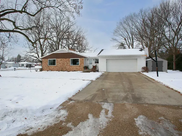 201 W South St, Lena, IL 61048