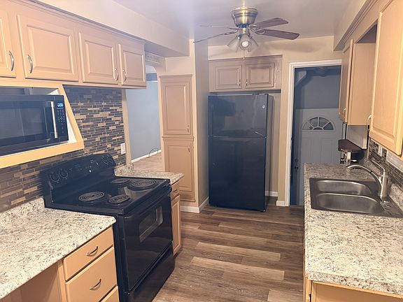 3rd image of 5011 Claremont Blvd