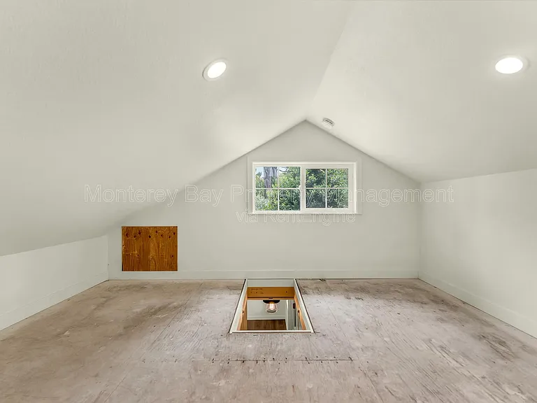 706 Crocker Ave — Photo 12