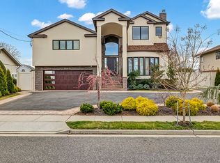 2848 Bay Dr, Merrick, NY 11566