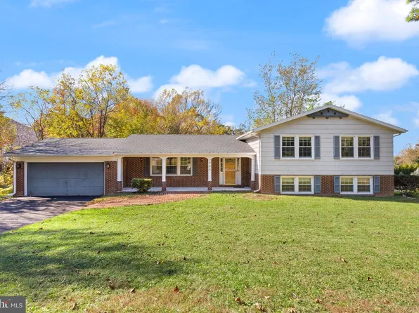 934 Winchester Dr, Westminster, MD 21157