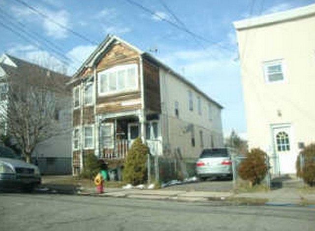 2nd image of 119-121 Genessee Ave