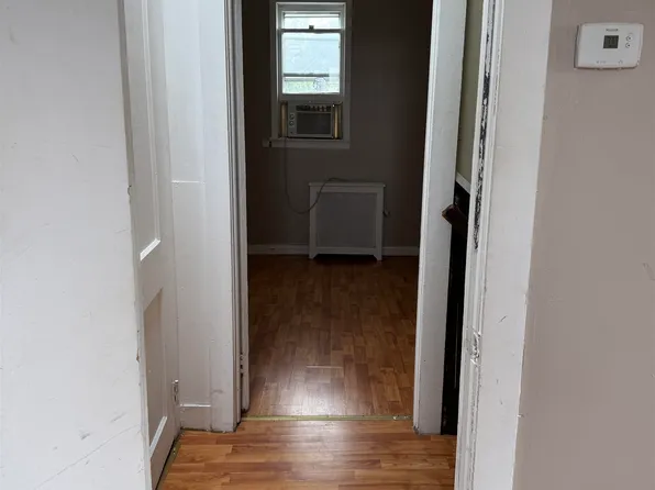 36 Spruce Street image 14 of 15