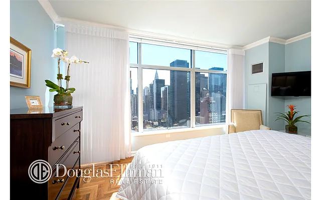 Sold by Douglas Elliman | media 4