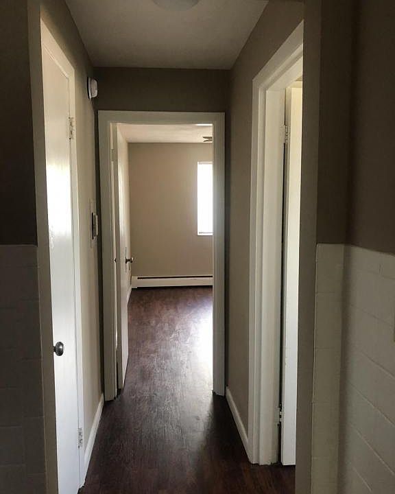 1st image of 844 Youngs Ln APT 6