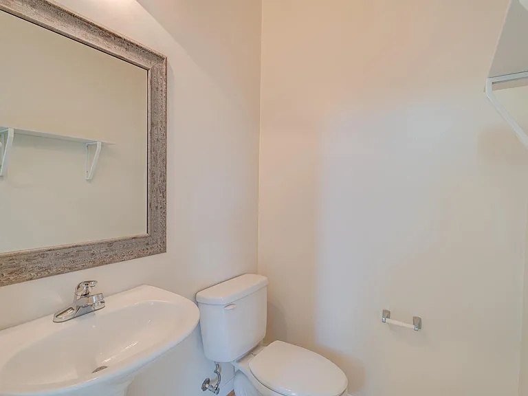 74 Pike Pl — Photo 21