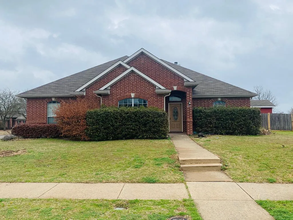 2225 Timber Creek Dr — Photo 1